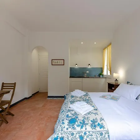 Joivy Family Flat Balcony Vernazza, Cinque Terre Apartment *