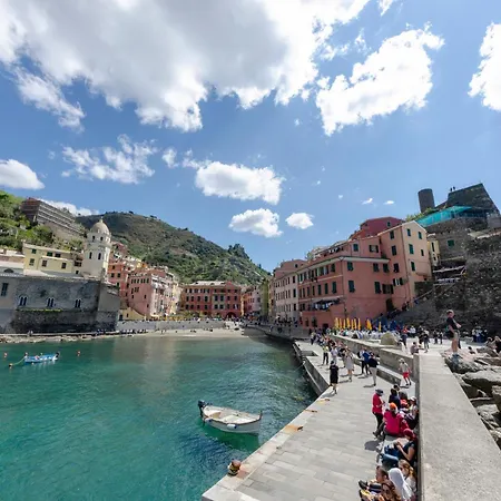 Joivy Family Flat Balcony Vernazza, Cinque Terre *