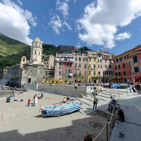 Joivy Family Flat Balcony Vernazza, Cinque Terre Apartment