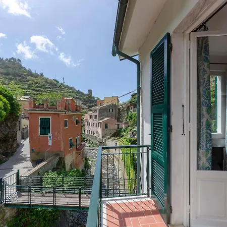 Joivy Family Flat Balcony Vernazza, Cinque Terre Apartment *